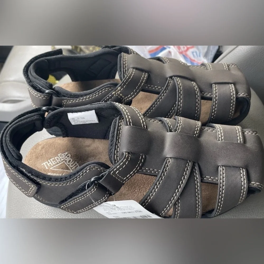 brown boys sandals size 3 hiking walking playing exploring